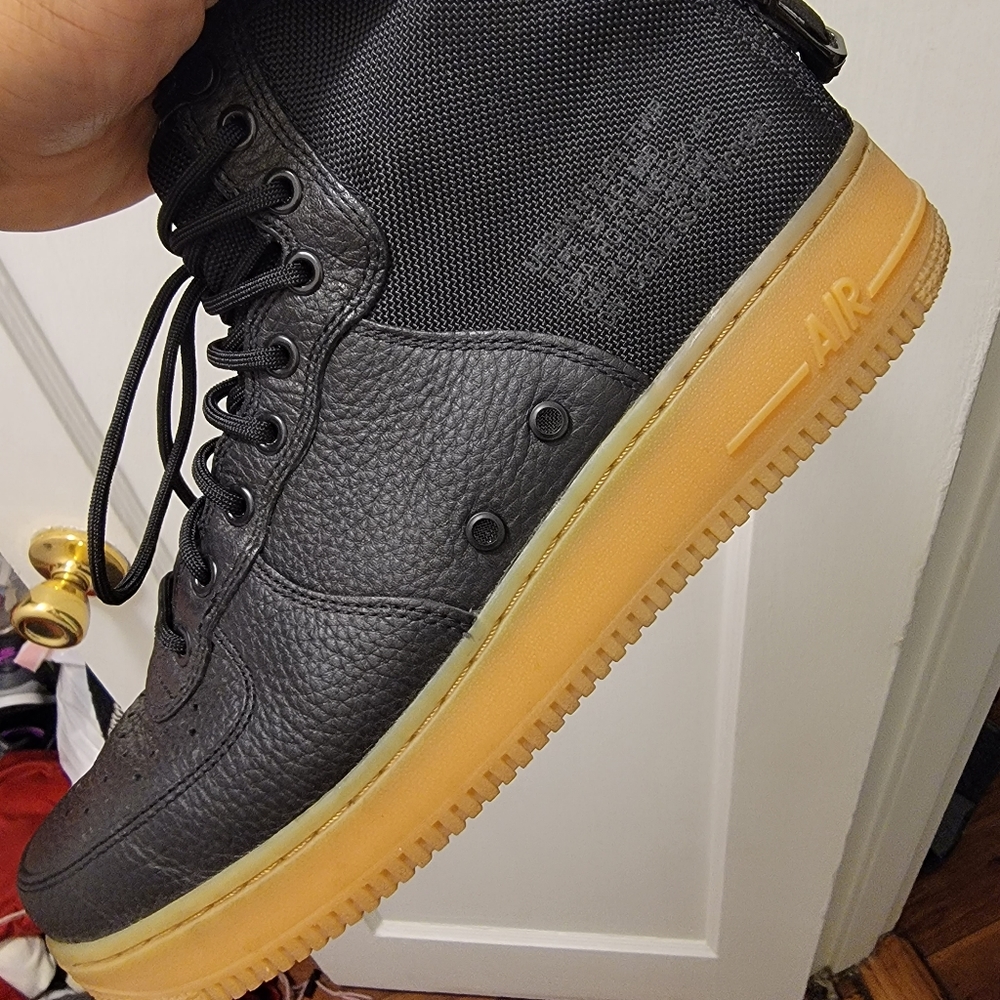 SF AIR FORCE 1 MID 'BLACK GUM sz 11